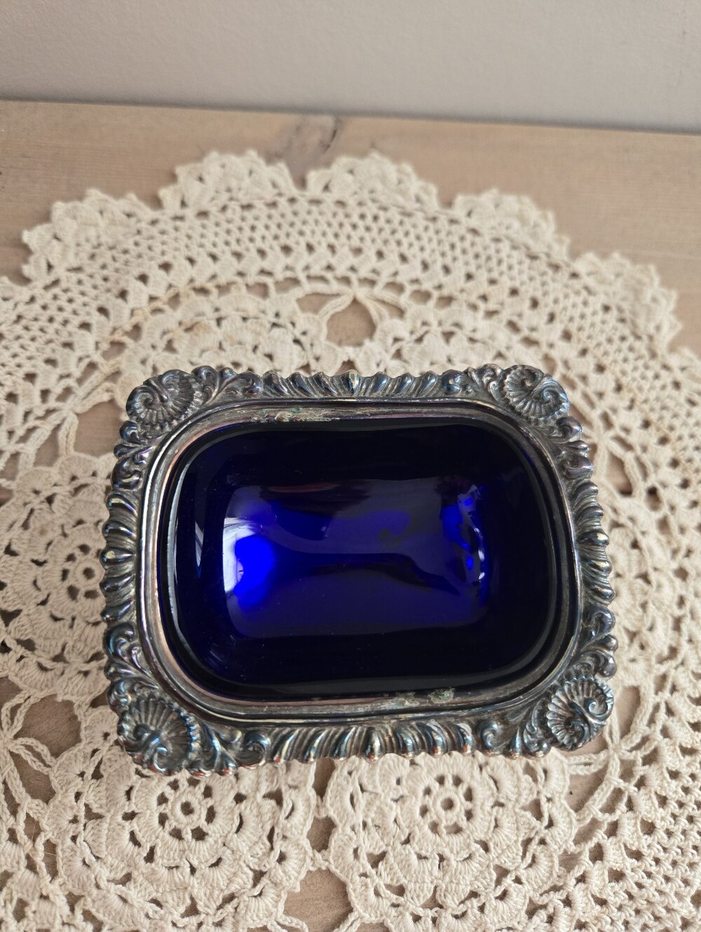 Vintage Silverplate & Cobalt Blue Glass Footed Salt Cellar Condiment Dish - Picture 3 of 8